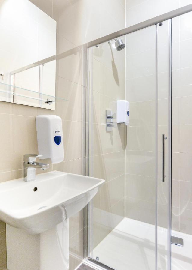 Green View Hotel Near Дартфорд Екстериор снимка