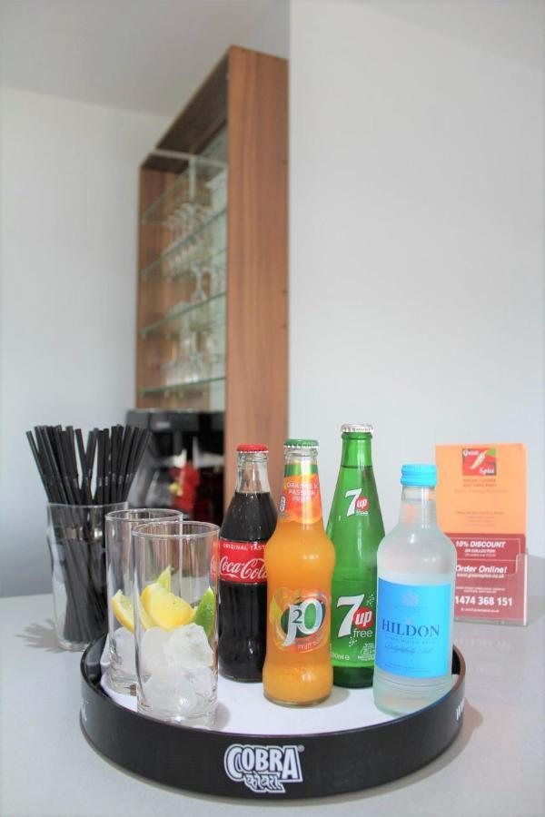 Green View Hotel Near Дартфорд Екстериор снимка