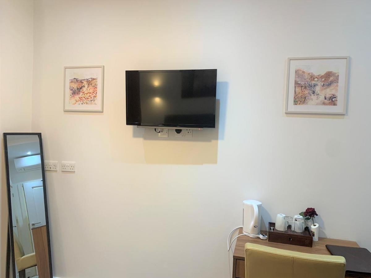 Green View Hotel Near Дартфорд Екстериор снимка